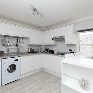  Apartment Amazing - Annandale St Near The Playhouse - Free Parking